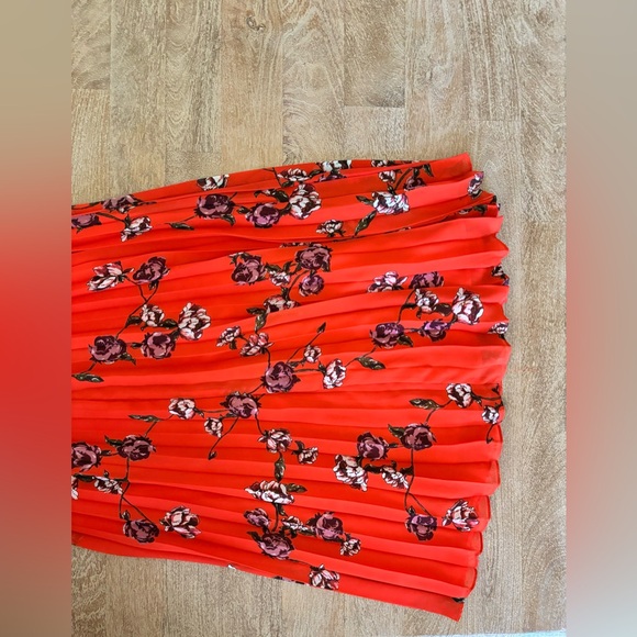 Lulu’s Loved By You Red Orange Floral Pleated Chiffon Maxi - Picture 8 of 13